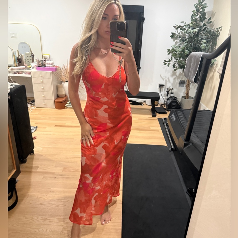 The prettiest floral maxi dress
